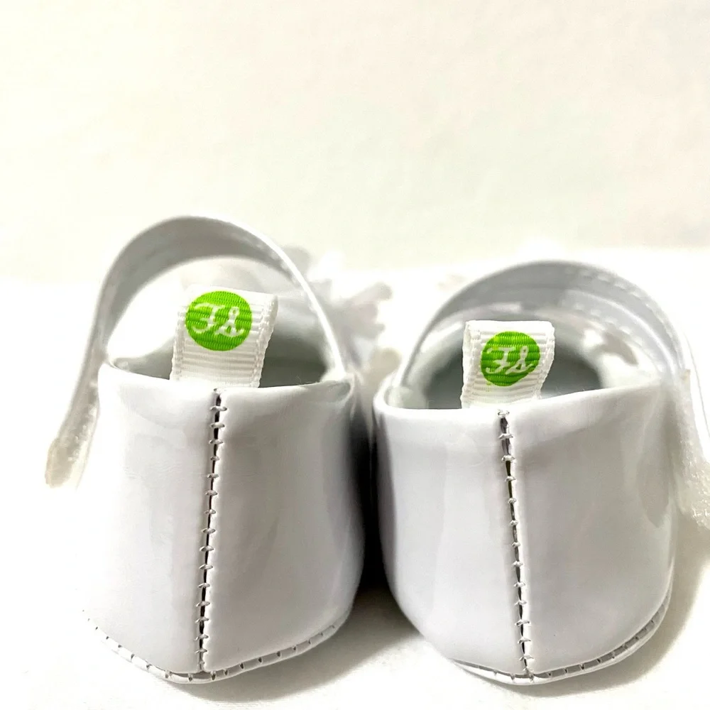 FIRST STEP Baby Girl’s White Shoes with Flower and Shine Heart. Size 6-9 Months